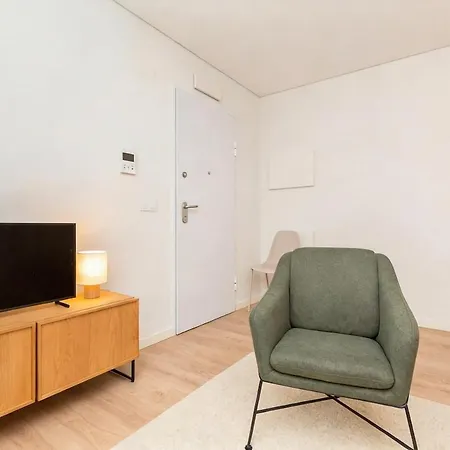 Gloria Living I - At Your Doorstep Apartment